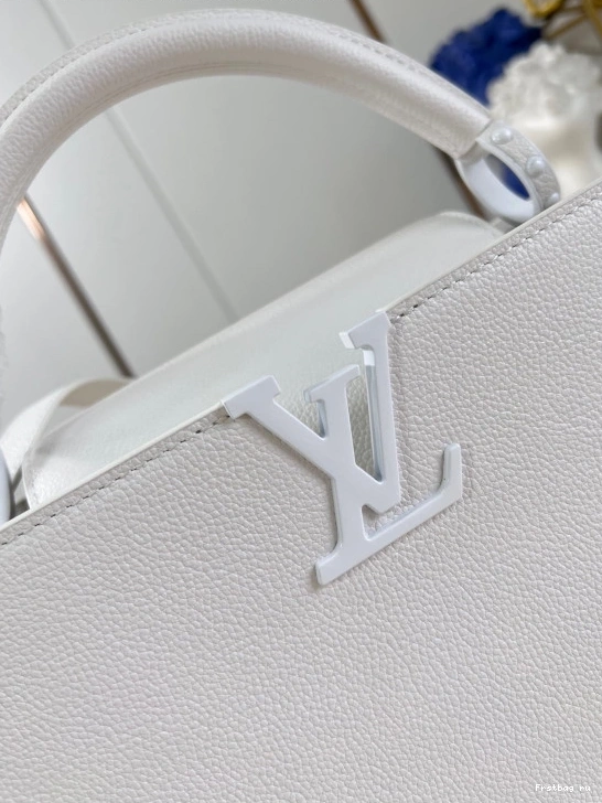 First bag ru MM-33*19*9CM CAPUCINES LOUIS VUITTON 0809